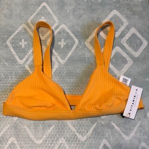 NWT vitamin a bikini top size 6 in a tangelo color